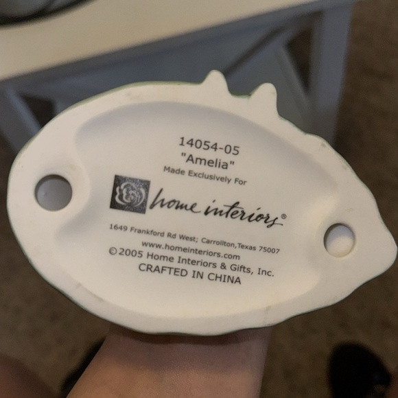 Amelia exclusive Rare 8 1/2" Figurine.Home decor. - Picture 6 of 6